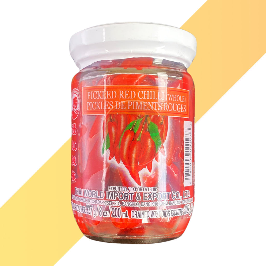 Eingelegte Rote Chilis von Cock Brand (Pickled Red Chillies) - 227 ml